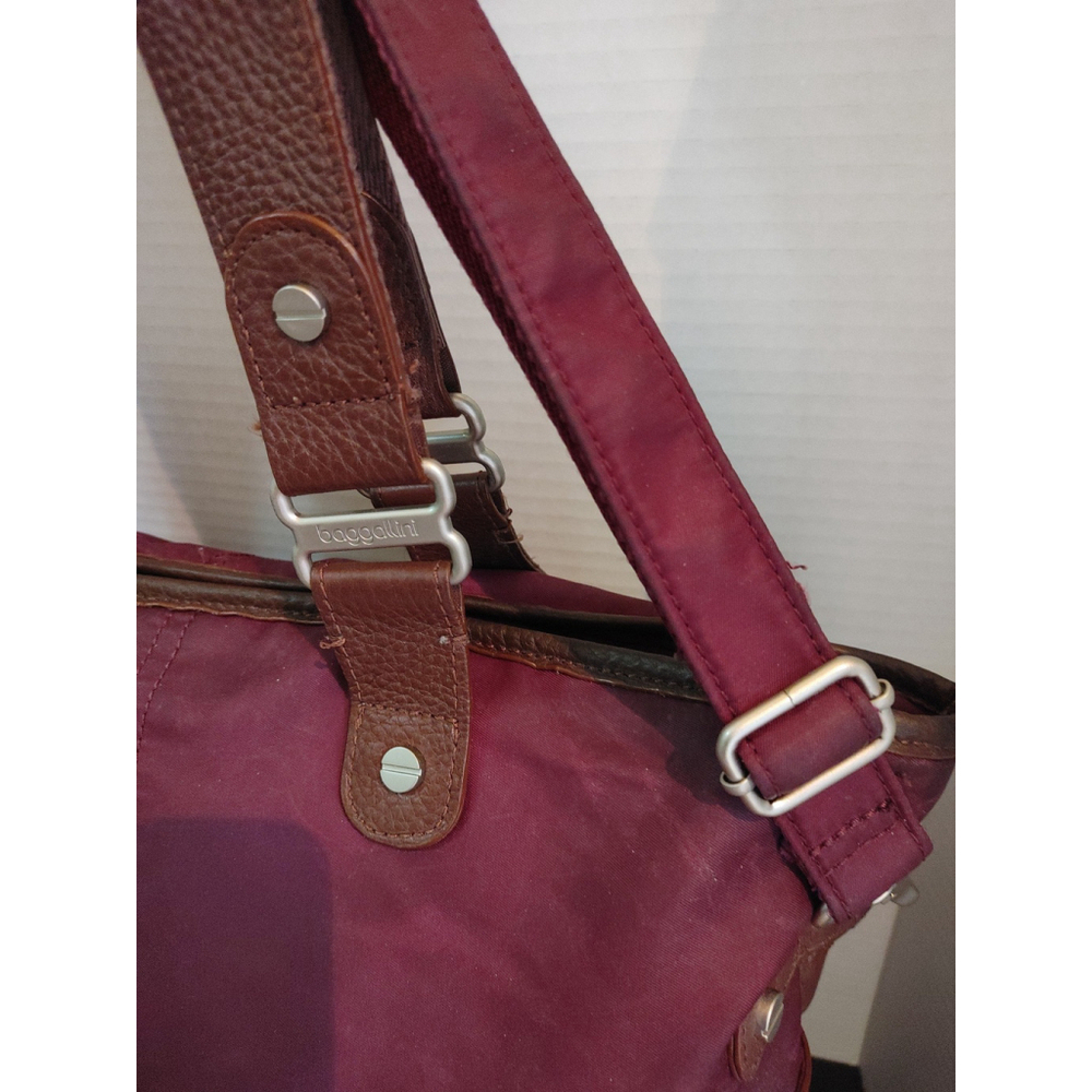 Baggallini Elena Travel Tote w. Wallet & Wristlet - Picture 4 of 10